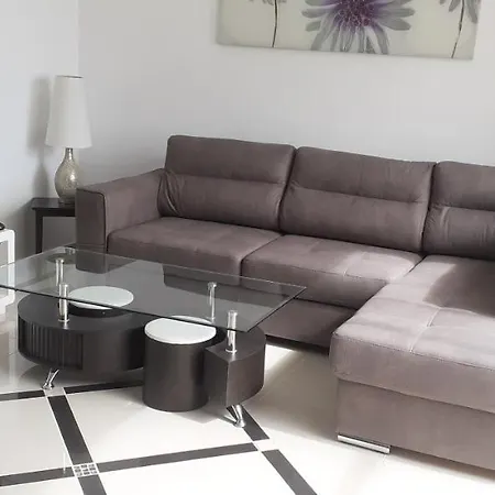 - Prime Tourist Location Apartment Coral Bay