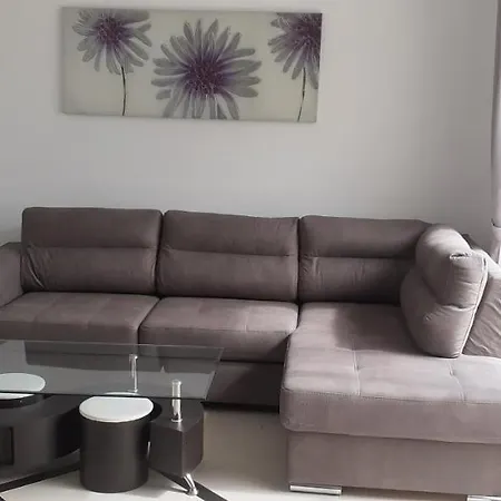 - Prime Tourist Location Apartment Coral Bay