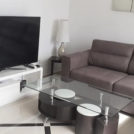 - Prime Tourist Location Apartment Coral Bay