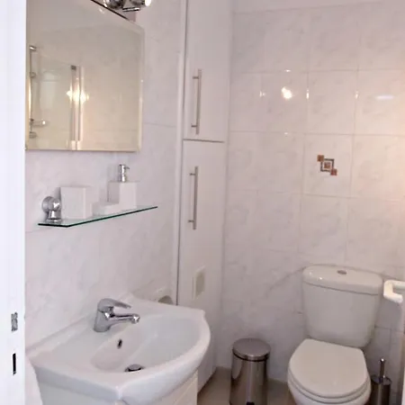 Apartment - Prime Tourist Location